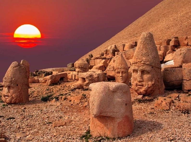 Tekin Balcı Nemrut Dağı Adıyaman Tarihi Fotoğrafı