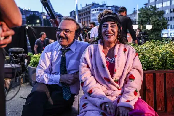 2 Aile Arasında Oyuncuları