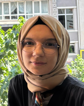 Ahsen Sena Şahin - Temayül Dergisi Yazar ve Sanatçısı