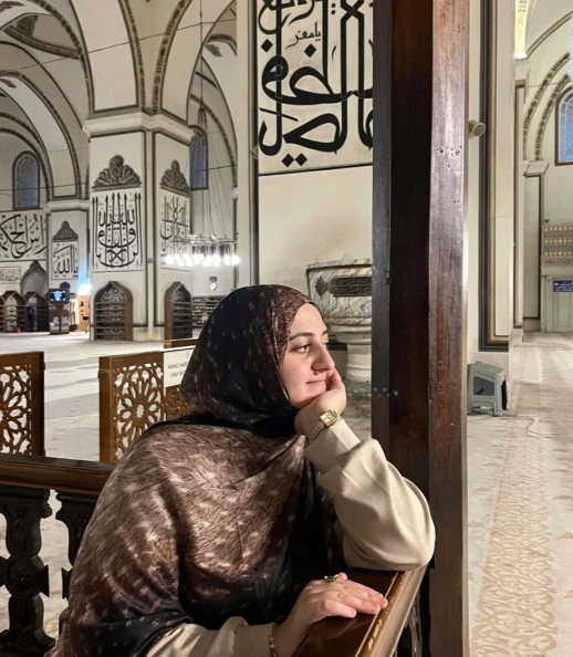 Cansu Aydın - Temayül Dergisi Yazar ve Sanatçısı