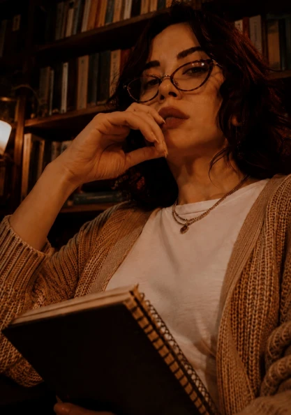 Elaye Derya Yılmaz - Temayül Dergisi Yazar ve Sanatçısı